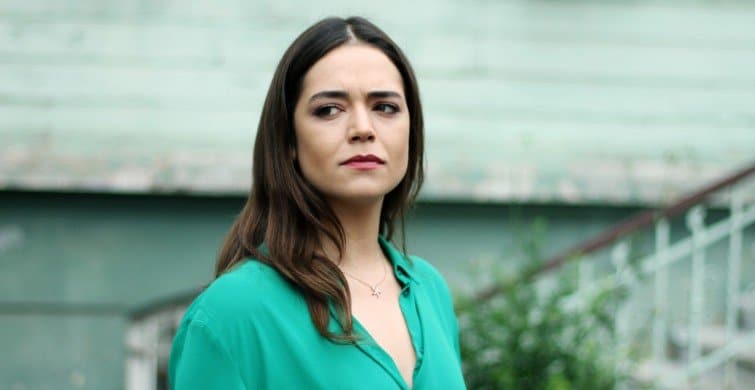 Nöbet Zeynep (İpek Karapınar) kimdir?