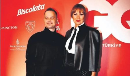 Ödül töreninde eşini azarlayan Pınar Altuğ'dan yanıt!