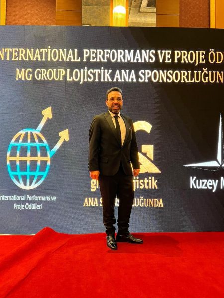 Okan Karacan’a yapımcı ödülü! Depremde vefat eden arkadaşına adadı...