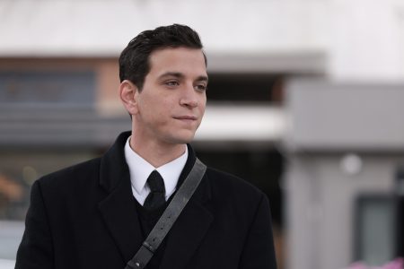 Ömer 45. Bölümde kızlar kurtuldu! Aile yemeğinde polisler Tahir'i tutukladı!