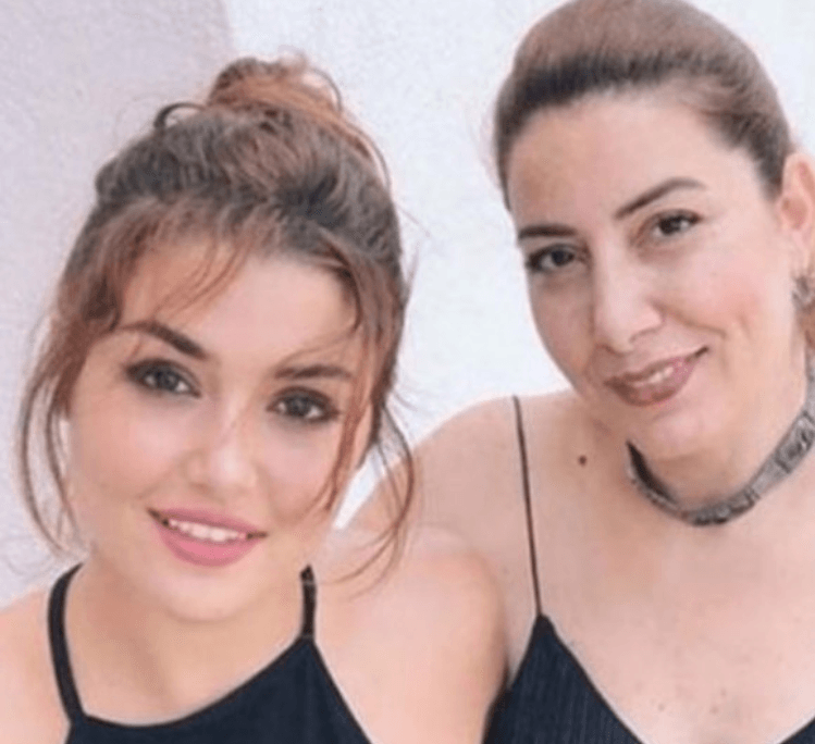 Oyuncu Hande Erçel'in kanser hastası annesi hayatını kaybetti!