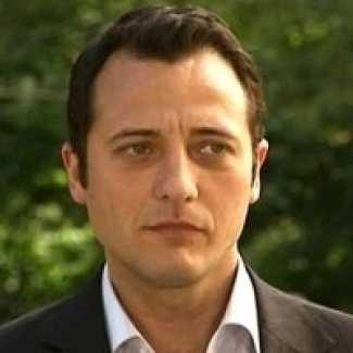 ''Oyunculuğun yakışıklılık üzerine kurulması riskli''