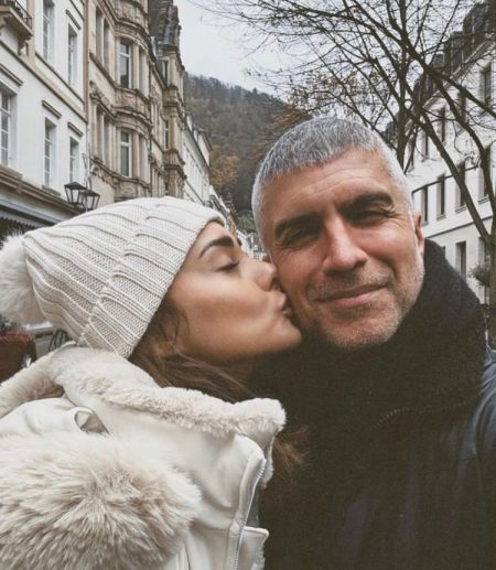 Özcan Deniz eşi ile Almanya'da aşk tatili!