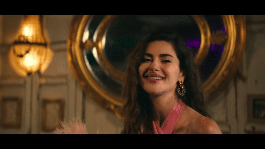 ÖZEL HABER | Nesrin Cavadzade’nin şarkısı sosyal medyayı ikiye böldü! ÖZEL HABER | Nesrin Cavadzade'nin şarkısı sosyal medyayı ikiye böldü!