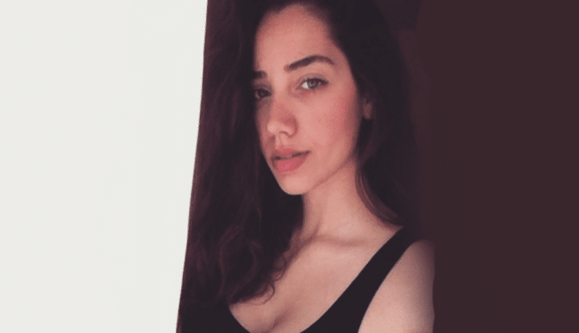 Özge Özacar da Ece Uslu ve Emre Kınay'ın Sevgili Geçmiş dizisinin kadrosunda!