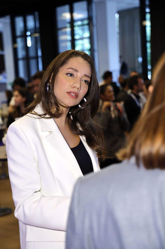 Özge Özacar
