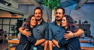 Özge Özpirinçci ve Sarp Apak ile çok özel!