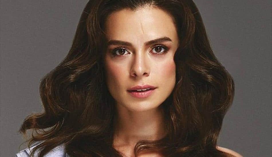 Özge Özpirinççi'nin yeni dizisi Netflix'te!
