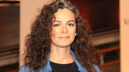 Özge Özpirinççi'nin yeni dizisi Şimdiki Aklım Olsaydı'nın oyuncuları belli oldu!