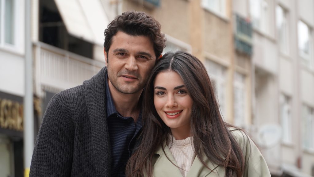 Özge Yağız ve Burak Sevinç’li "Beyaz Eşya"nın eğlenceli fragmanı yayınlandı!