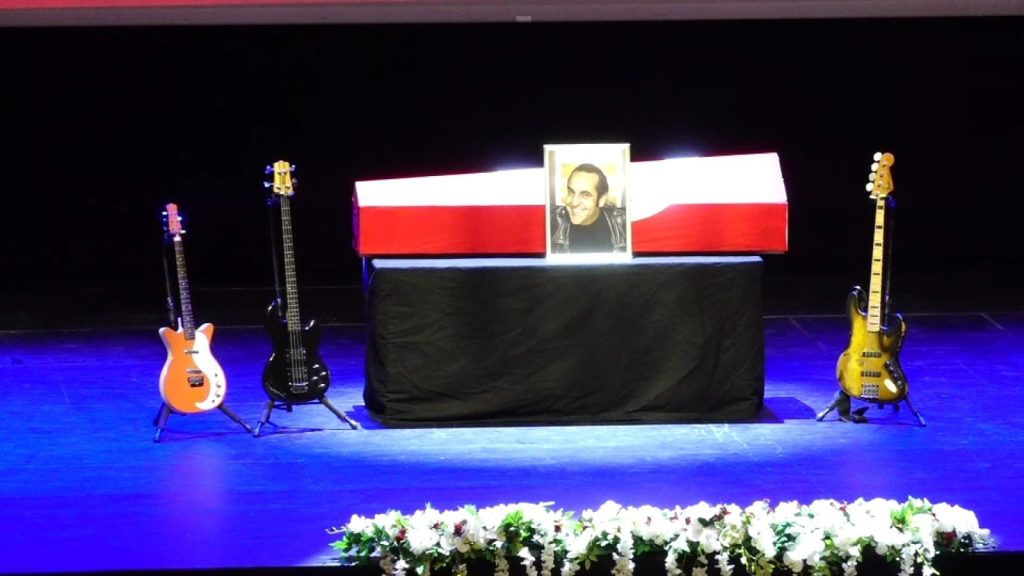Özkan Uğur bugün son yolculuğuna uğurlandı!