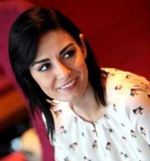 Özlem Yımaz nişanlandı
