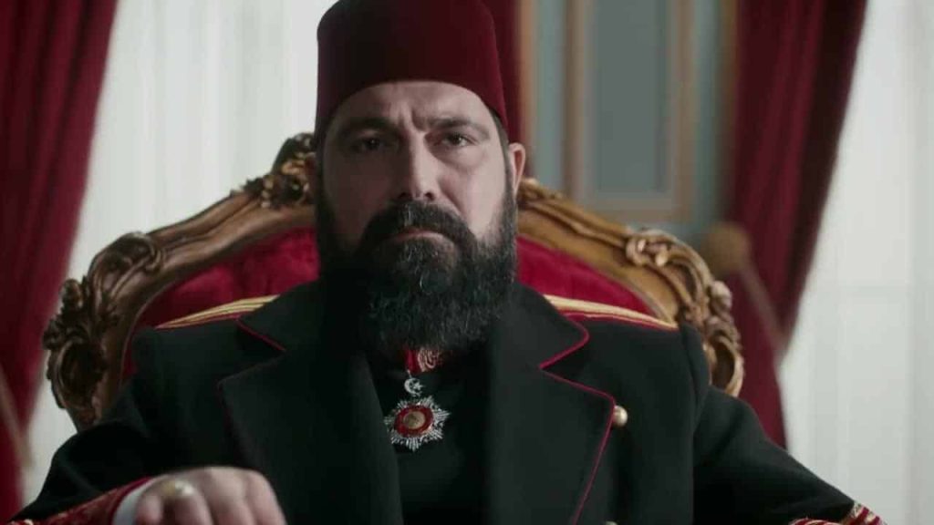 Payitaht İzzet Holo Paşa kimdir? Gerçek tarihte nasıl öldü?