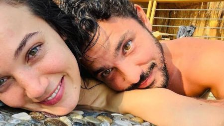 Pınar Deniz'den şarkılı gönderme!