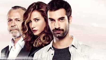 Poyraz Karayel Blu TV'de devam edecek mi?