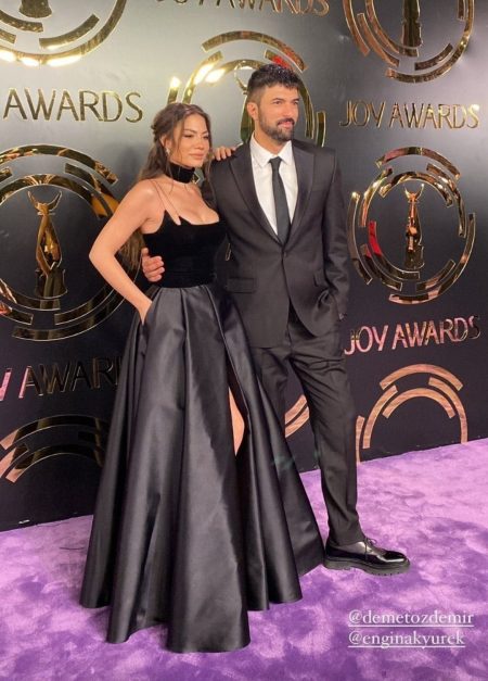 Riyad'da Adım Farah rüzgarı esti! Demet Özdemir geceye damga vurdu!