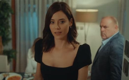 Sadakatsiz Asya (Cansu Dere) kimdir? Yaşı