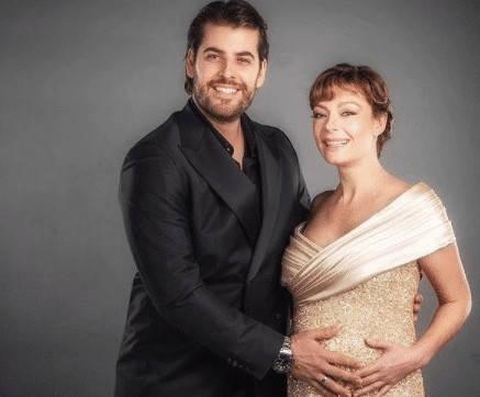 Sadakatsiz’in Derya’sı Özge Özder anne oldu! Diziye bir süre ara verecek! Sadakatsiz'in Derya'sı Özge Özder anne oldu! Diziye bir süre ara verecek!