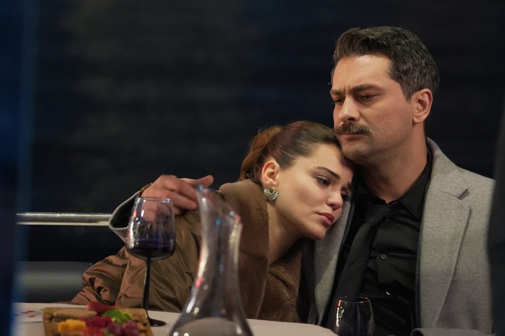 Şahane Hayatım 17. Bölümde Melisa ve Aysel birbirine destek oldu! Şebnem boşanmaktan vazgeçti!