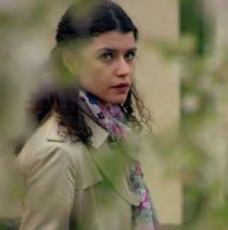 Sahtelerden çıldıran Beren Saat sonunda sosyal medyaya adım attı