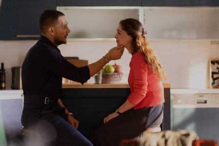 Sakla Beni 2. Bölümde İncila zor anlar yaşadı! Naz ve Mete geceyi birlikte geçirdi!