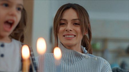 Sandık Kokusu 5. Bölüm tanıtımı yayında! Karsu iş bulup çalışmaya başlıyor!