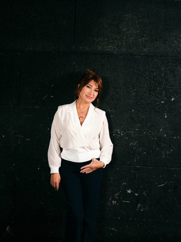 “Sandık Kokusu”nun Filiz'i kimdir? Demet Akbağ yeni projesi hakkında konuştu!