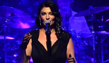Şarkıcı Aslı Zen'in evi yanma tehlikesi atlattı
