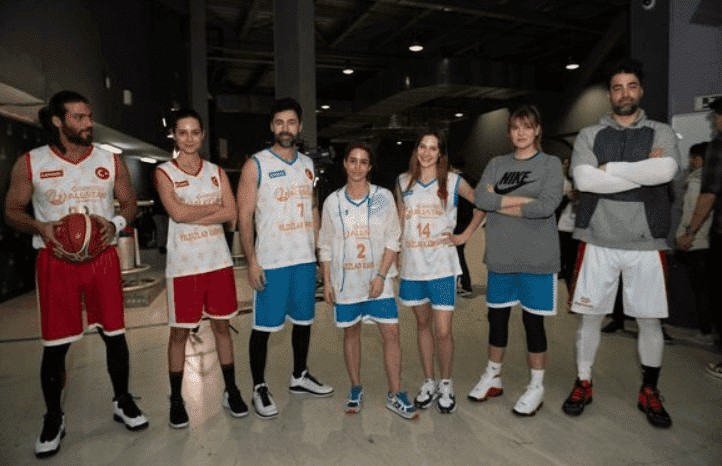 Sarp Levendoğlu, Can Yaman ve Alina Boz basketbol sahasında kapıştı! Sarp Levendoğlu