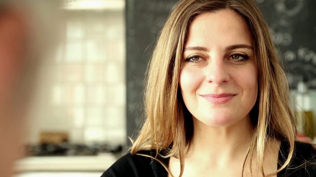Savaşçı Leyla (Lesli Karavil) kimdir?