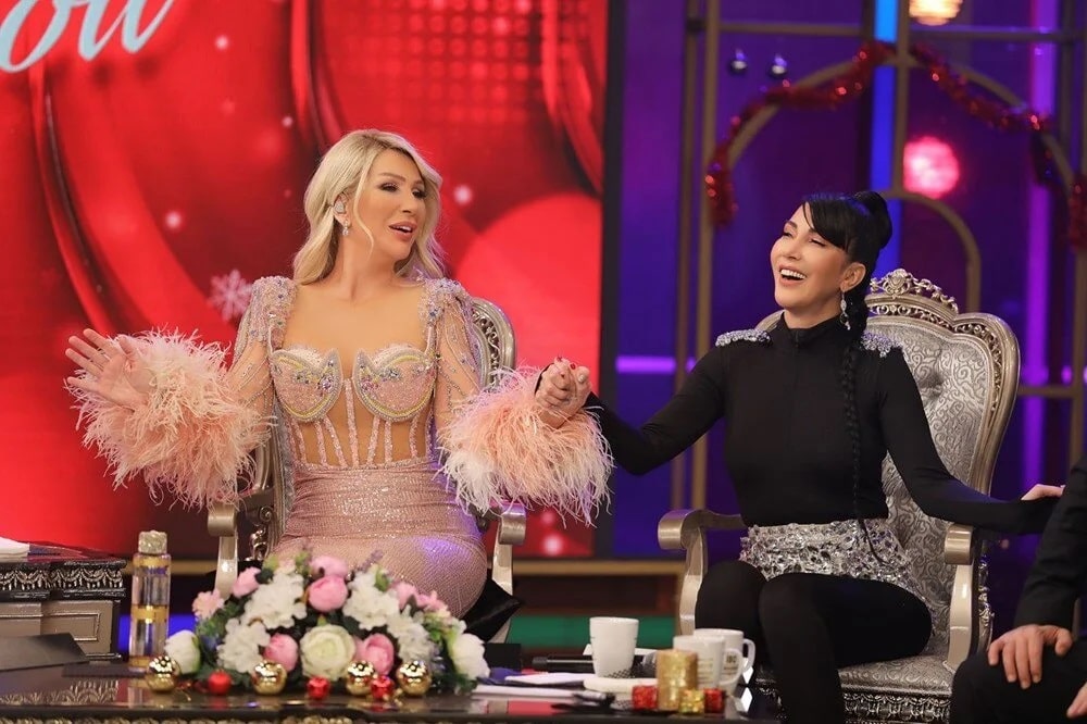 Seda Sayan'dan Hande Yener klasiği!