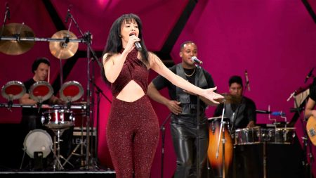Selena: The Series 2. sezon Netflix'te başladı! Yeni sezon detayları!