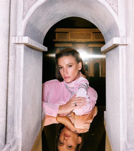 Serenay Sarıkaya 'Benim kralım' diyerek paylaştı
