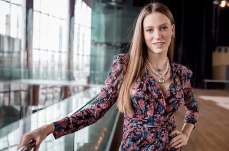Serenay Sarıkaya evli bir iş insanı ile birlikte olduğuna dair iddialara yanıt verdi!