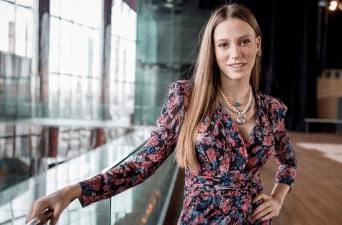 Serenay Sarıkaya evli bir iş insanı ile birlikte olduğuna dair iddialara yanıt verdi!