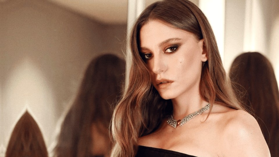 Serenay Sarıkaya: “Reddedilemez Bir Fırsattı” Serenay Sarıkaya: "Reddedilemez Bir Fırsattı"