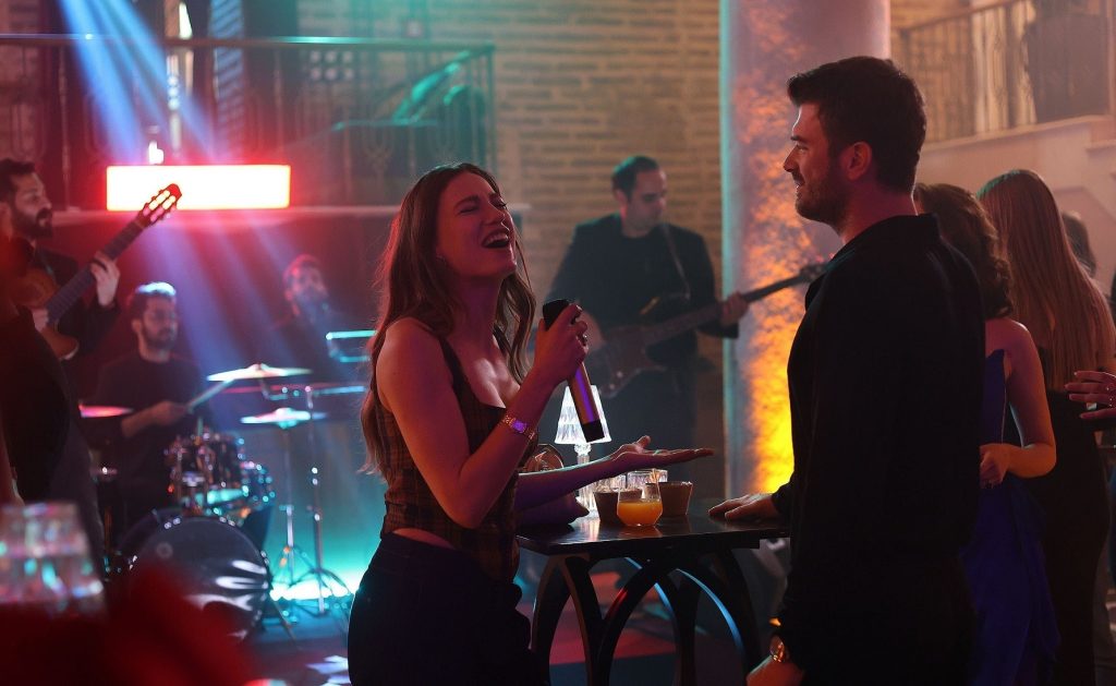 Serenay Sarıkaya'nın "Yaramızda Kalsın" performansı sosyal medyaya damgasını vurdu!