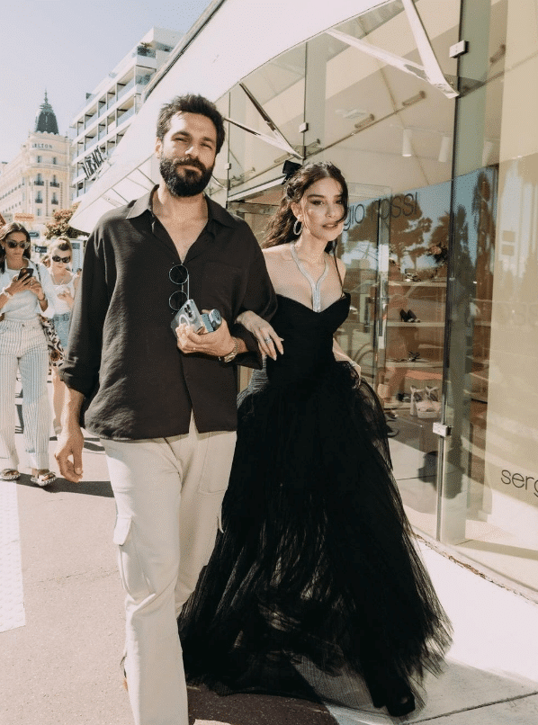 Serkan Çayoğlu'ndan eşine Cannes süprizi!