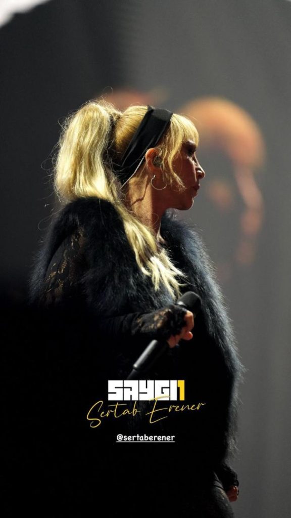 Sertab Erener'in Saygı Gecesinde duygusal anları!