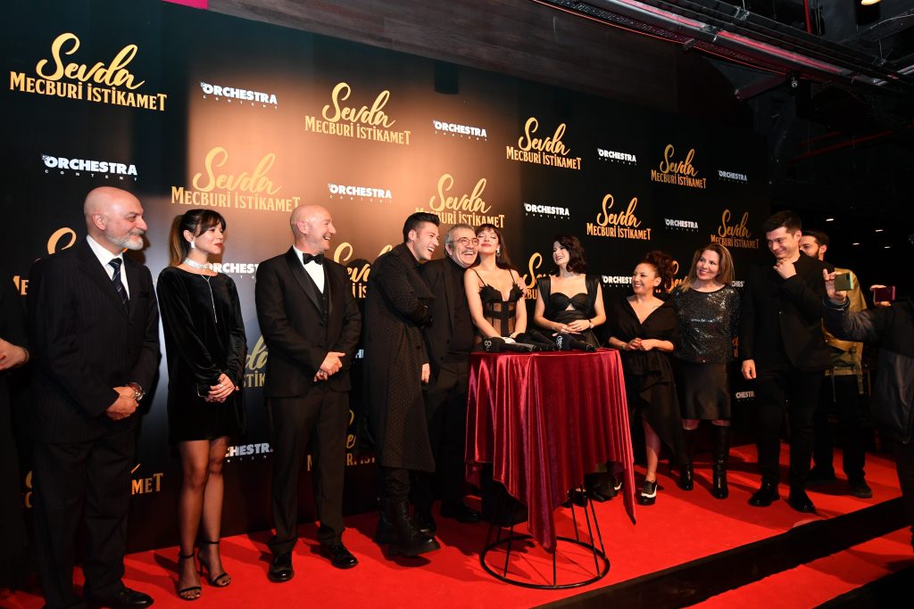 Sevda Mecburi İstikamet filminin galasında ünlüler geçidi yaşandı!