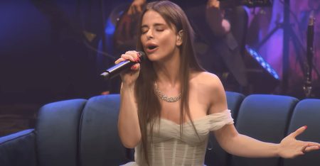 Simge Kıbrıs'ı salladı