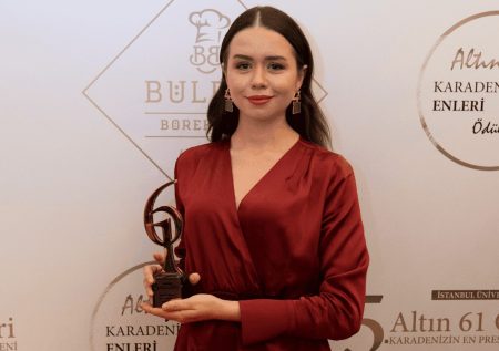 Söz dizisinin Su'yu Yağmur Ün