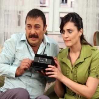 Şu gençleri öpüştür be evlat