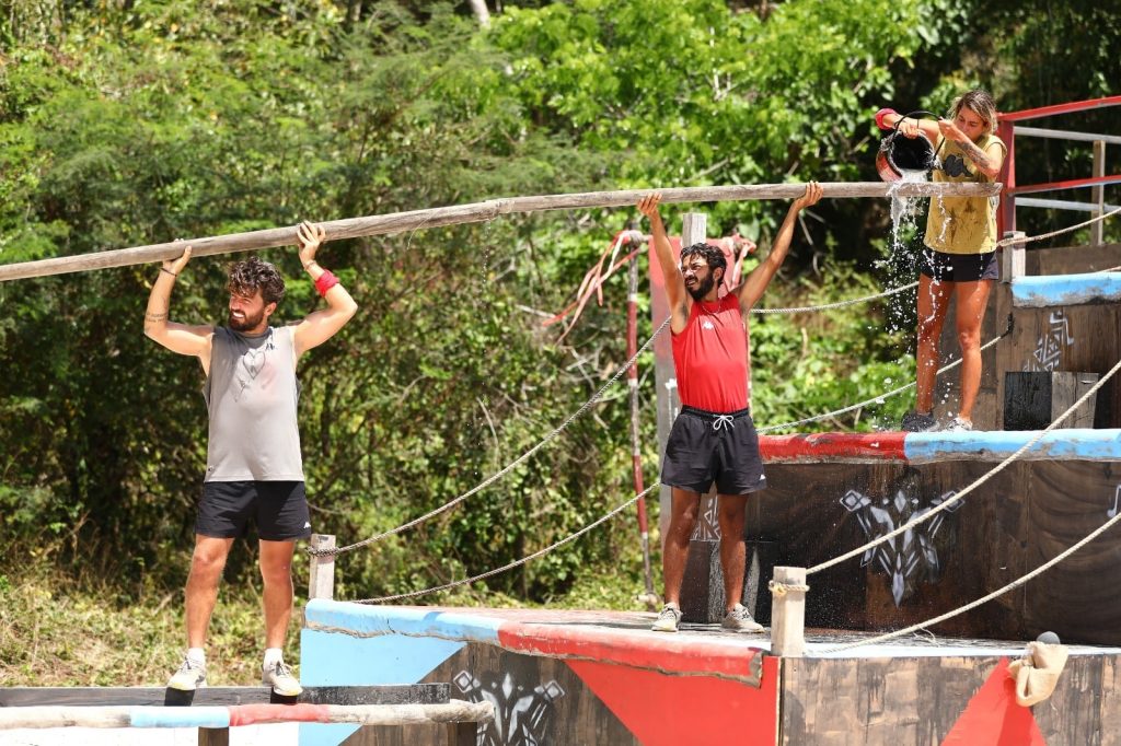 Survivor'da iletişim oyununu kim kazandı? Adaya kim veda etti?