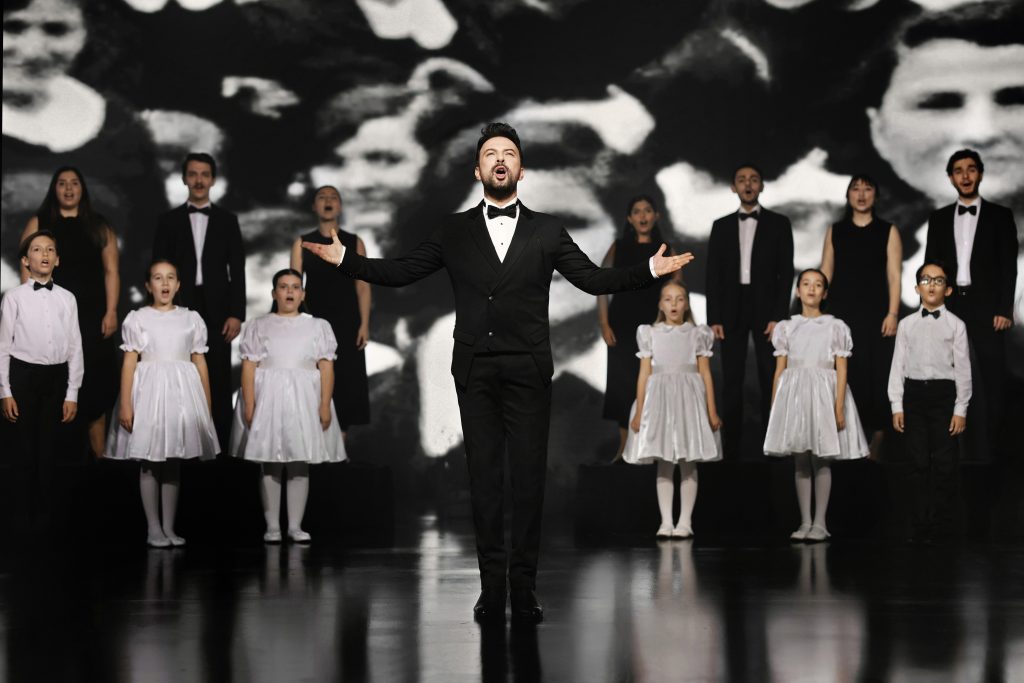 Tarkan’ın 100’üncü yıl özel marşı “Sen Rahat Uyu” şimdi yayında!
