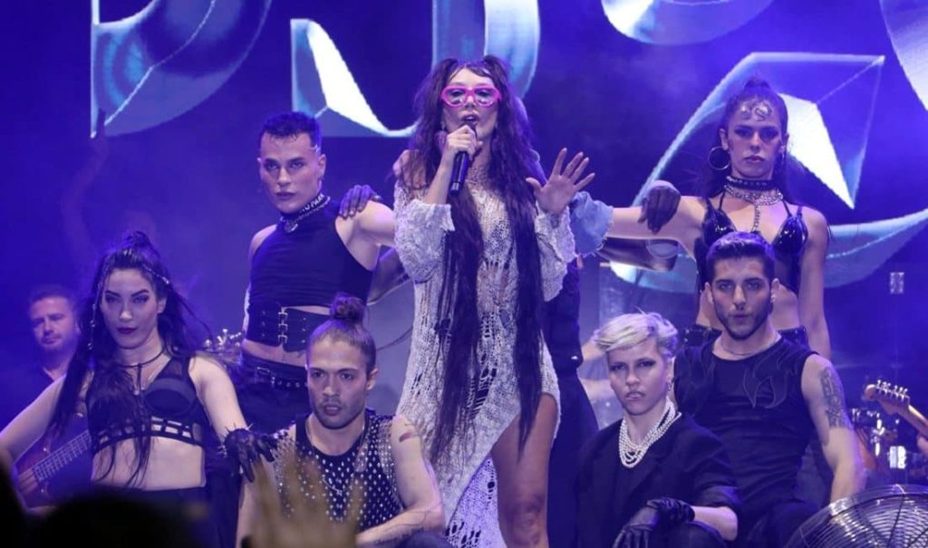 Tekirdağ'da Hande Yener rüzgarı!