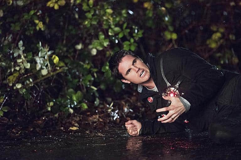 The Flash 3. sezonda Robbie Amell geri dönüyor!