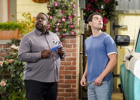 The Neighborhood 5. sezon öncesi önemli değişiklik var!