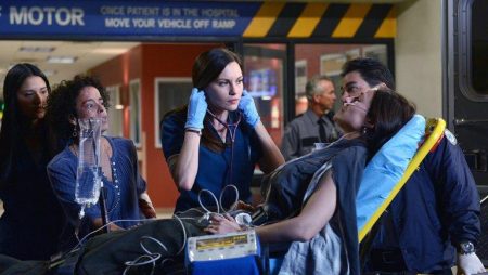 The Night Shift 4. sezon onayını aldı