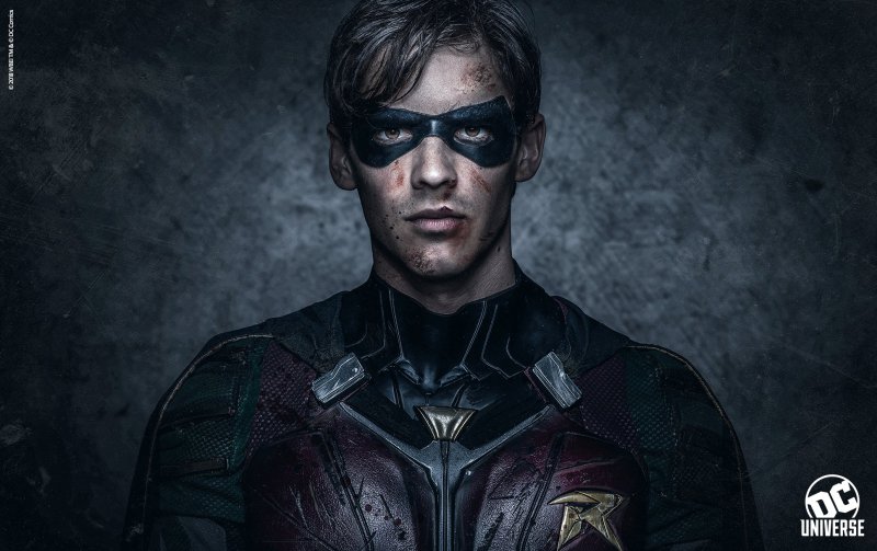 Titans dizisinden yeni Robin görselleri heyecan yarattı!